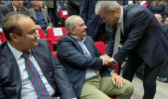 karamanlis-iHZ63.jpg karamanlis-iHZ63.jpg