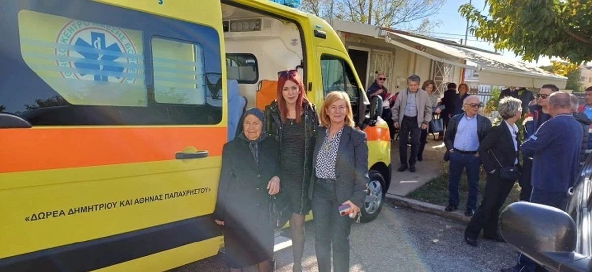 Η Α. Παπαχρήστου πρώτη από τα αριστερά Η Α. Παπαχρήστου πρώτη από τα αριστερά