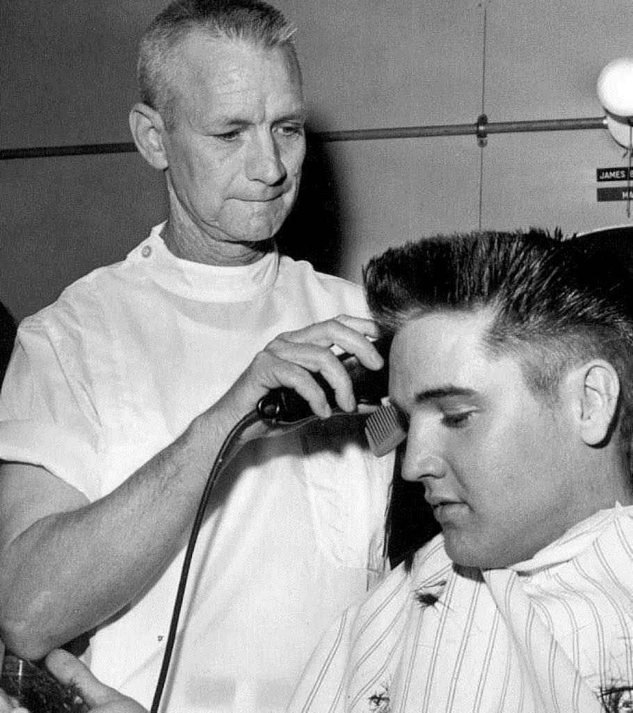 elvis.jpg elvis.jpg