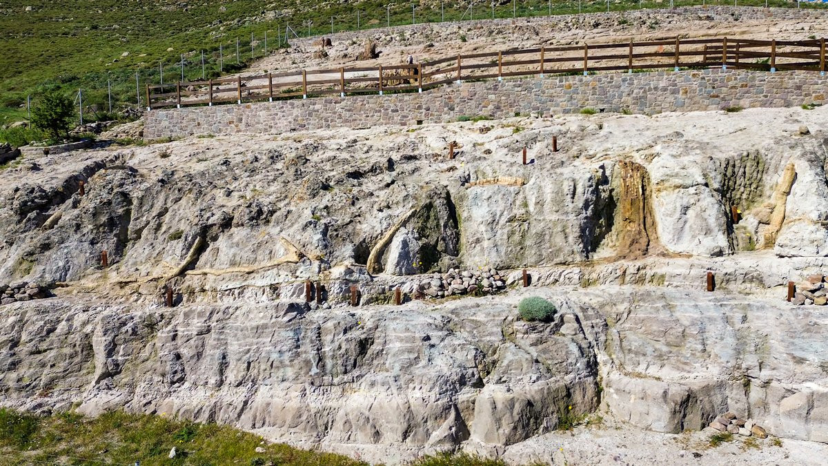 mytilini-petrodes-edafos3.jpg mytilini-petrodes-edafos3.jpg