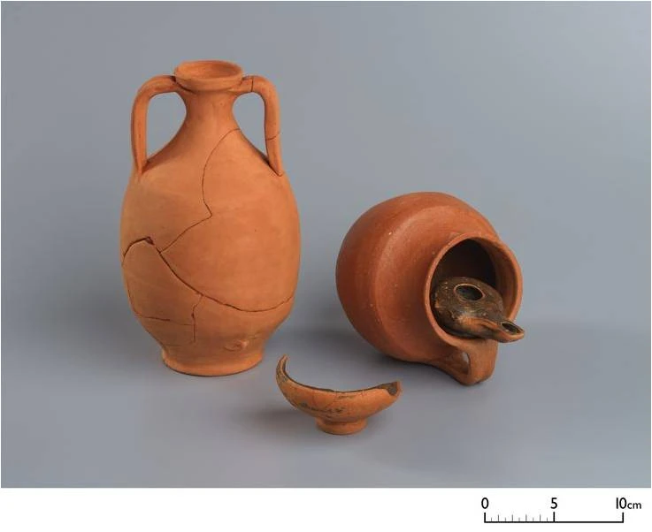 <b>ΑΓΓΕΙΑ ΑΠΟ ΤΑΦΗ ΤΟΥ 2ου αι. π.Χ. </b> <b>ΑΓΓΕΙΑ ΑΠΟ ΤΑΦΗ ΤΟΥ 2ου αι. π.Χ. </b>