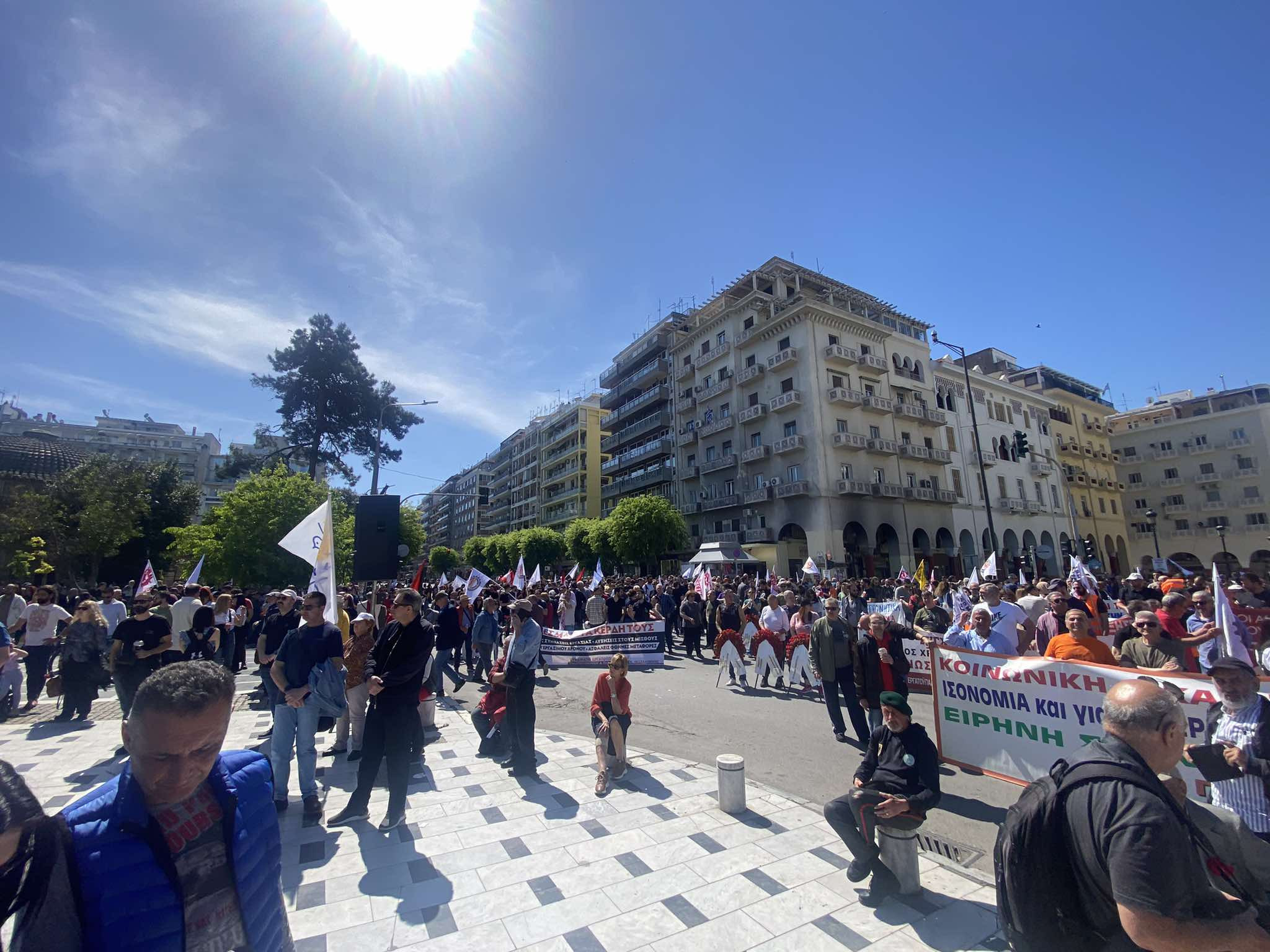 Στιγμιότυπα από την πορεία του ΠΑΜΕ Στιγμιότυπα από την πορεία του ΠΑΜΕ