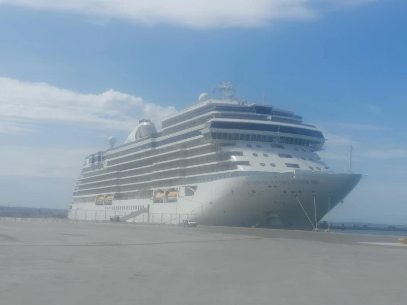 seven-seas-splendor1.jpg seven-seas-splendor1.jpg