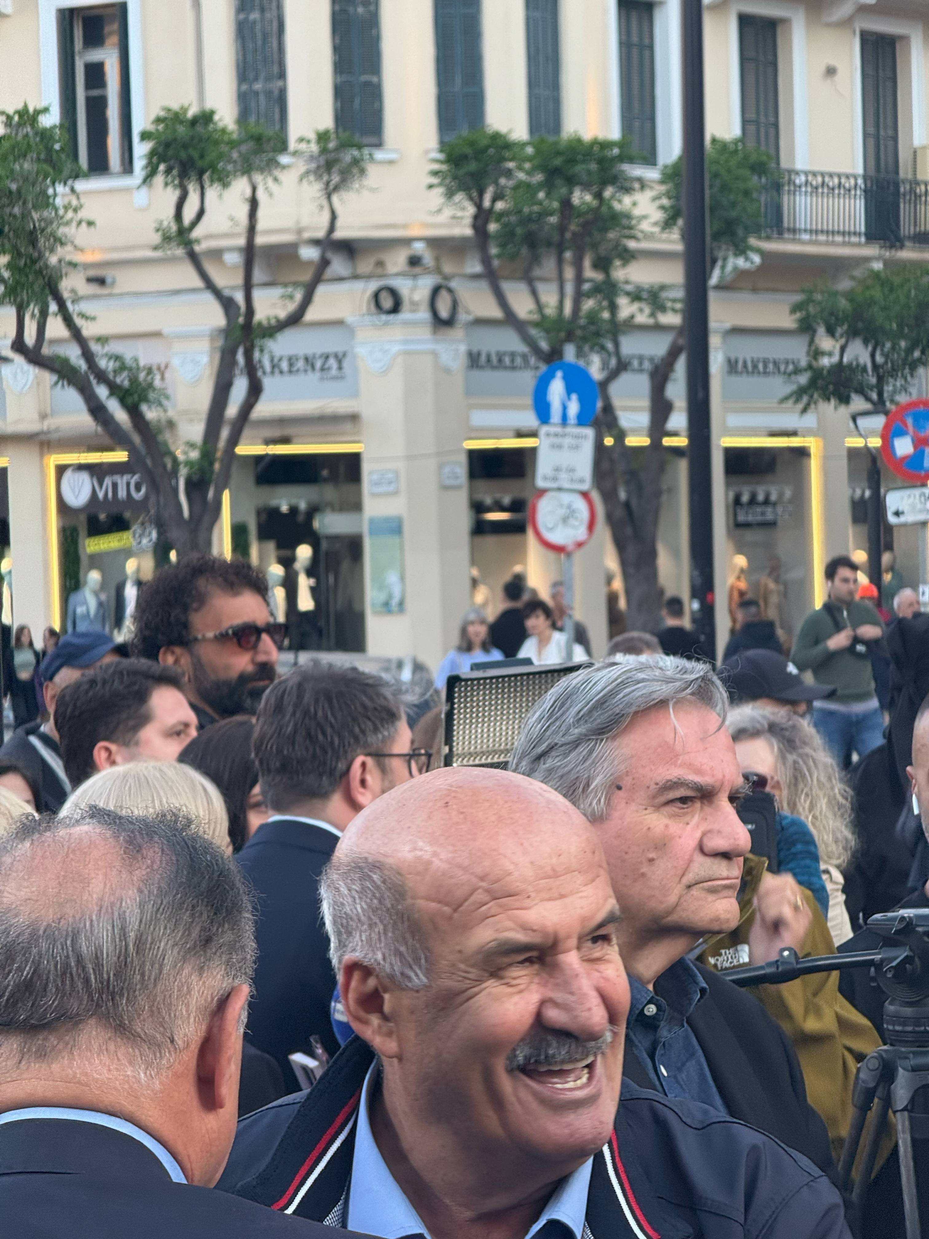 Παρών και ο Χάρης Καστανίδης στην Αγίας Σοφίας. Παρών και ο Χάρης Καστανίδης στην Αγίας Σοφίας.