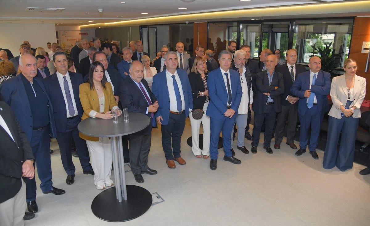 kede-eurovouleutes-1jpg-wZ8FU.jpg kede-eurovouleutes-1jpg-wZ8FU.jpg