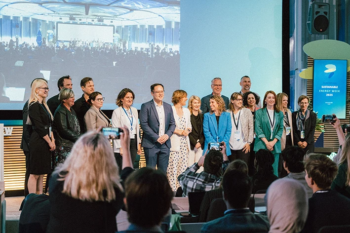 group-photo-1.jpg?v=0 group-photo-1.jpg?v=0
