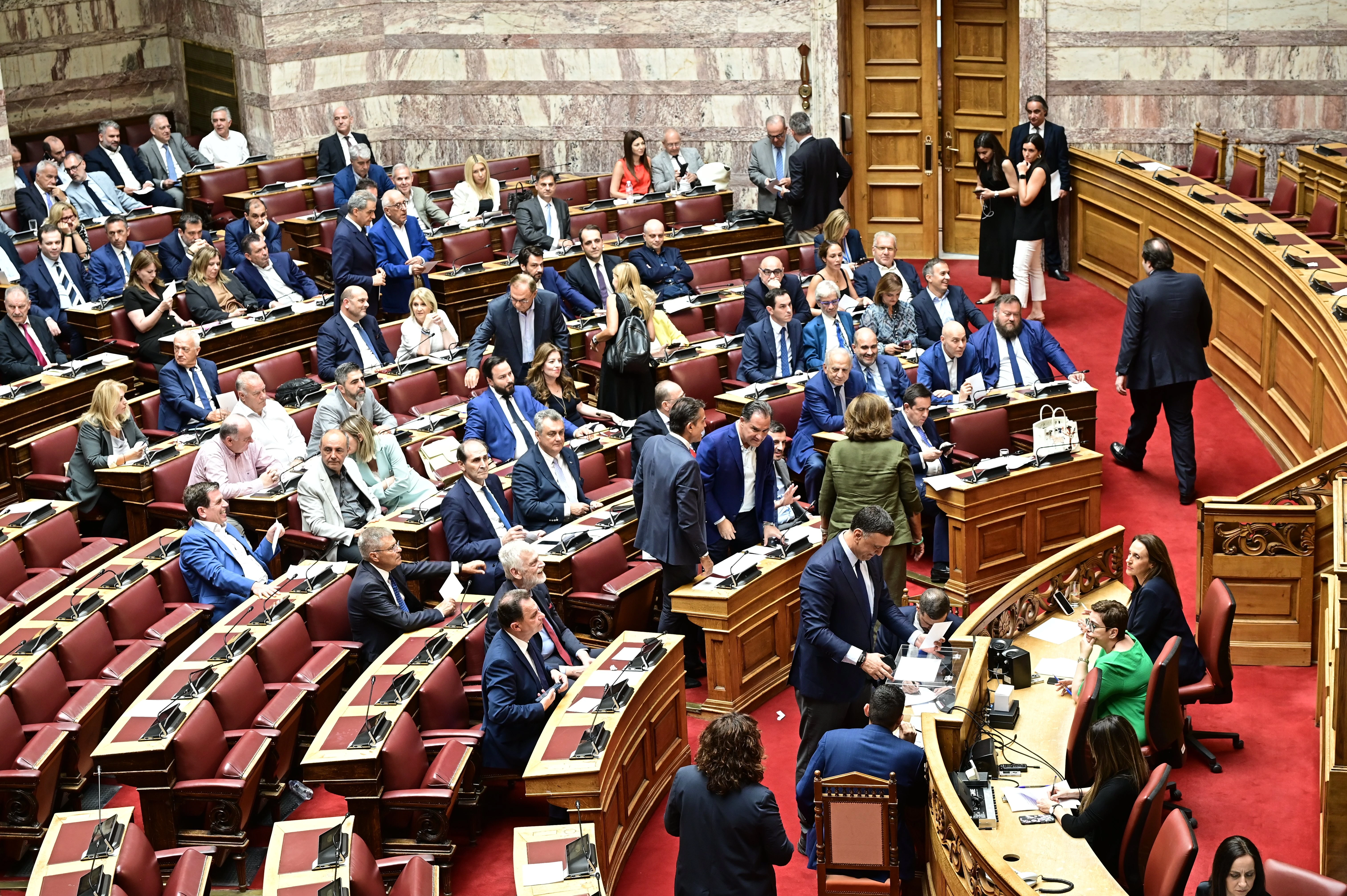 avgenakis-vouli-3.jpg avgenakis-vouli-3.jpg