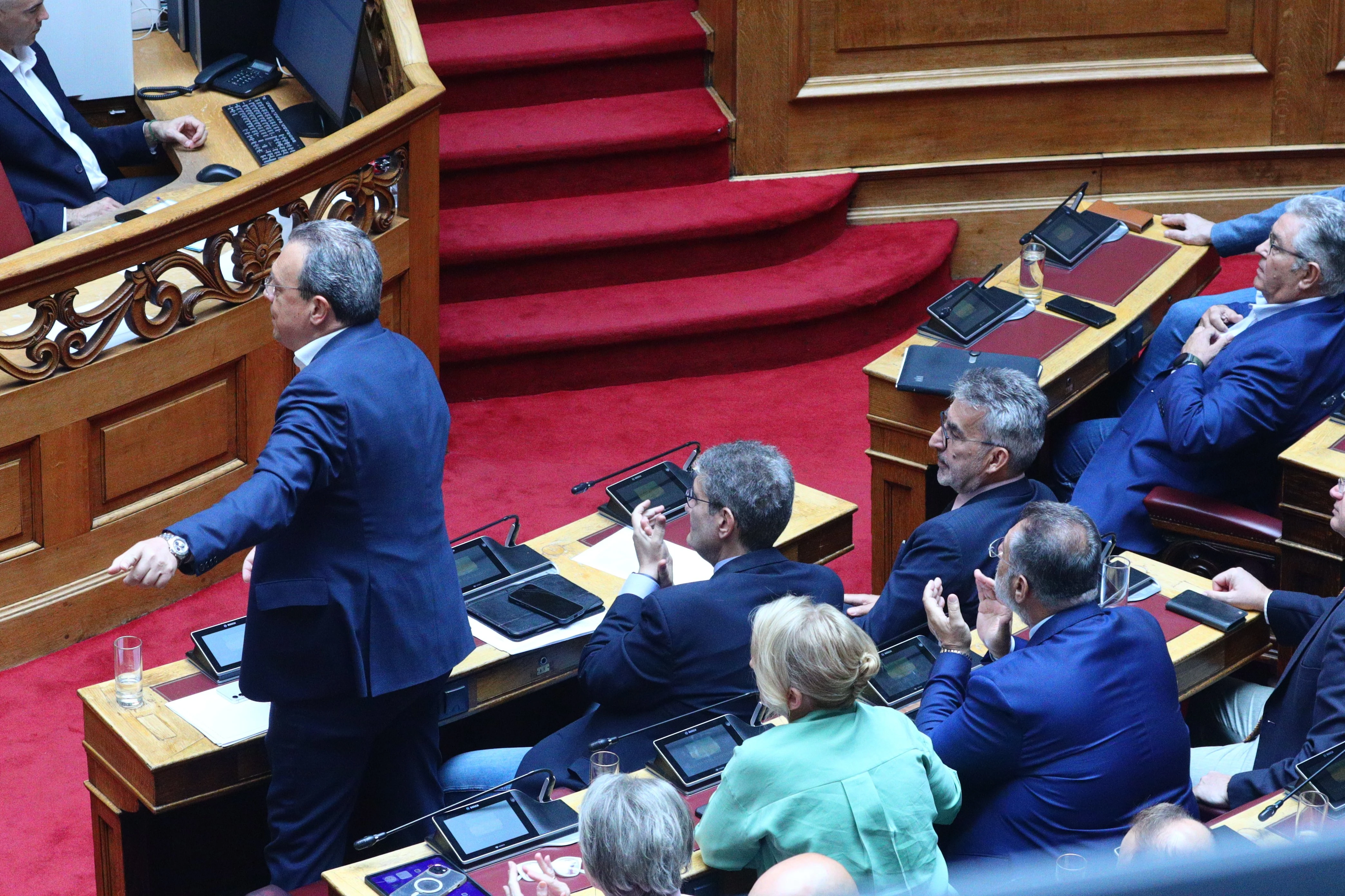 famellos-vouli-2.jpg famellos-vouli-2.jpg