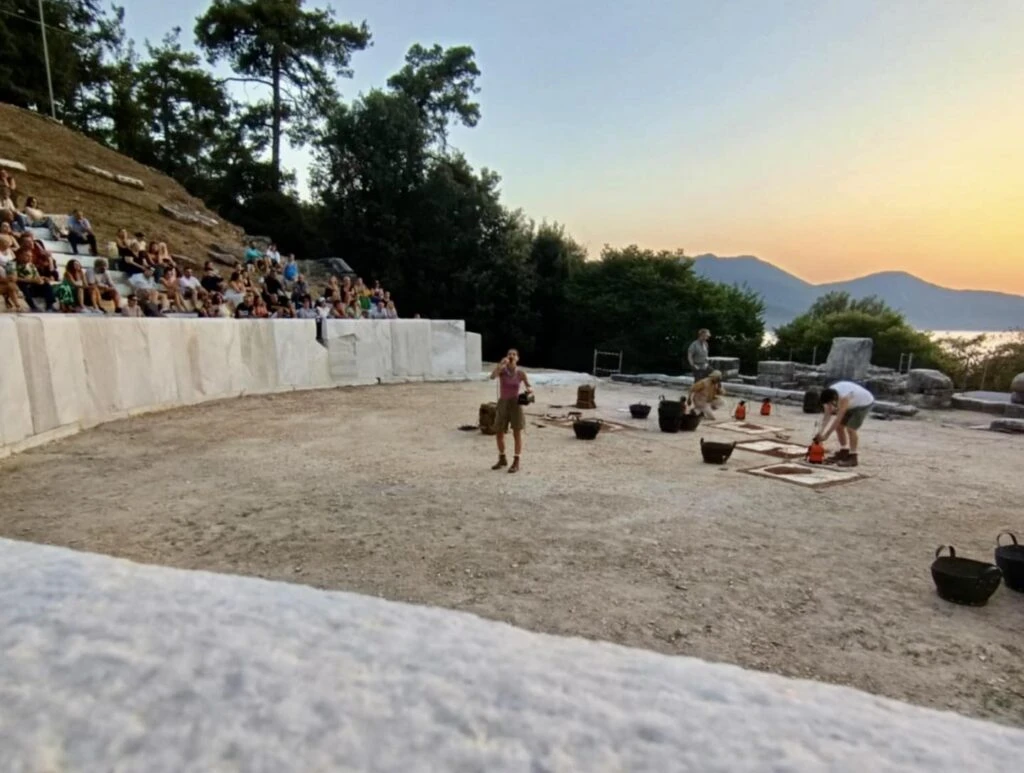 thasos-arxaio-theatro-parastasi.jpg?v=0 thasos-arxaio-theatro-parastasi.jpg?v=0