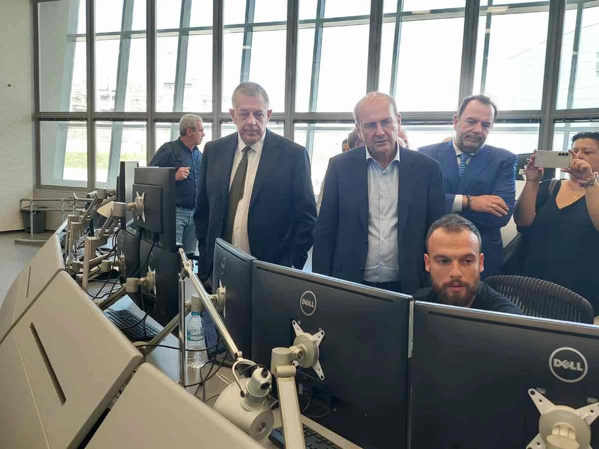taxiaos-xatzidakis2.jpg?v=0 taxiaos-xatzidakis2.jpg?v=0