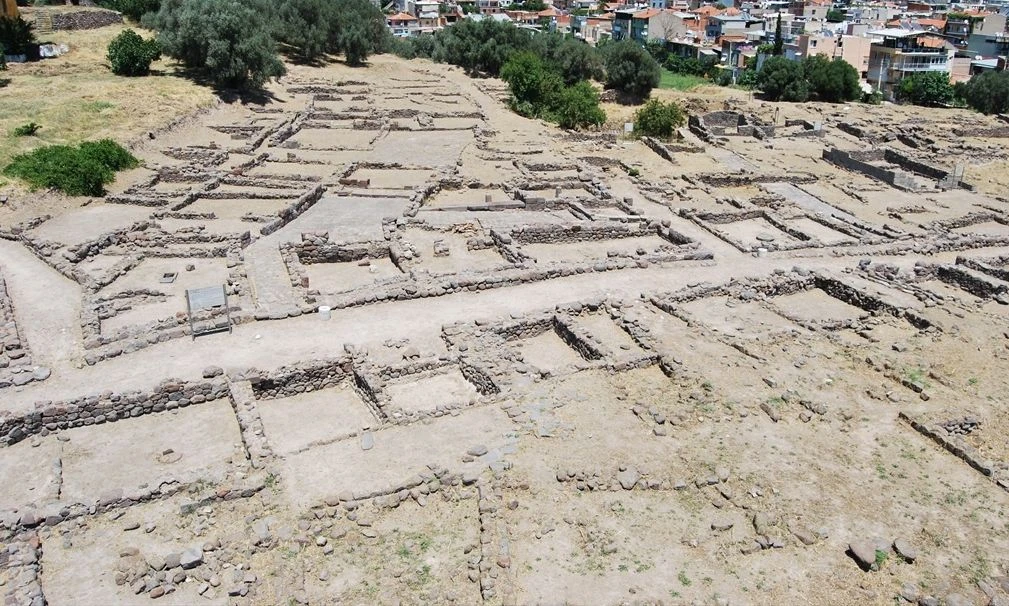 bayrakli-anaskafes.jpg bayrakli-anaskafes.jpg