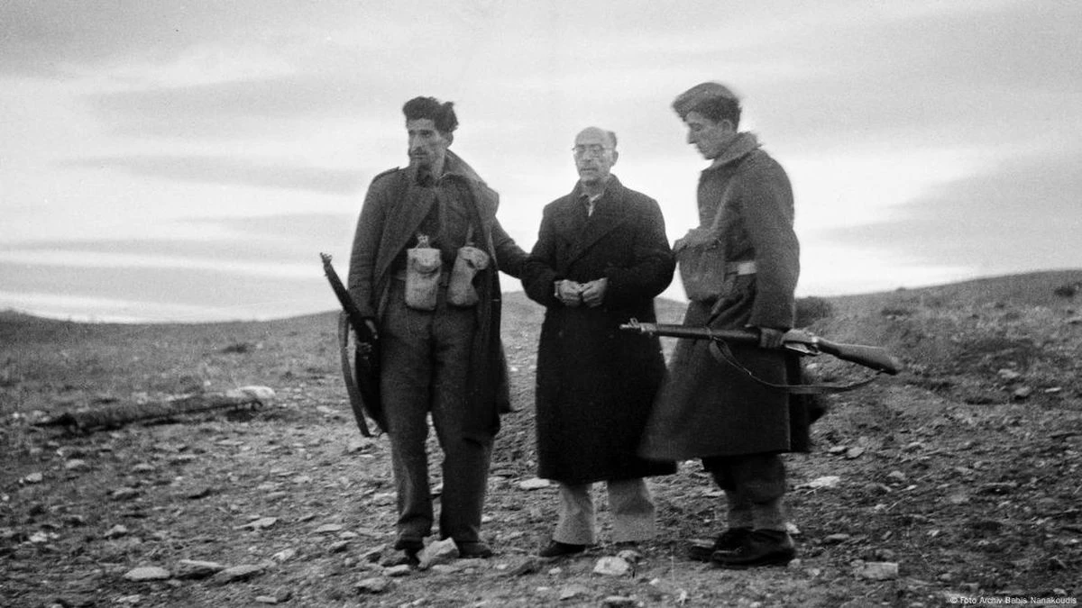 Ο Φριτς Σούμπερτ καταδικάστηκε από ειδικό στρατοδικείο και εκτελέστηκε στο Επταπύργιο (1947) - Εικόνα: Foto Archive Babis Nanakoudis Ο Φριτς Σούμπερτ καταδικάστηκε από ειδικό στρατοδικείο και εκτελέστηκε στο Επταπύργιο (1947) - Εικόνα: Foto Archive Babis Nanakoudis