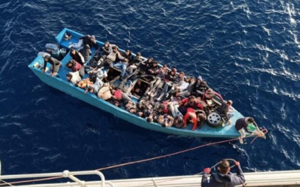Στο Λαύριο μεταφέρθηκαν 247 μετανάστες από την Κρήτη