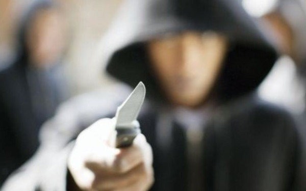 Ανάληψη: Λογομάχησαν και τον μαχαίρωσαν οι γείτονές του - Συνελήφθη ο ένας δράστης