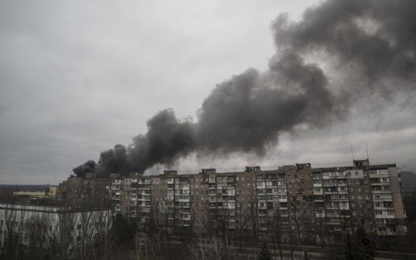 Ουκρανία: Πυρκαγιές από αναμμένα κεριά και εκρήξεις γεννητριών σε σπίτια - Εννιά νεκροί
