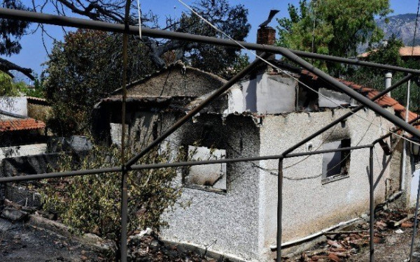 Πυρκαγιές: Πώς θα προστατευθεί η Δημόσια Υγεία και τι κάνουμε κατά την επιστροφή στις πυρόπληκτες περιοχές και κατοικίες