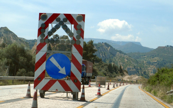 Θεσσαλονίκη: Οδικές εργασίες σε Περιφερειακό και Μουδανίων αυτήν την εβδομάδα