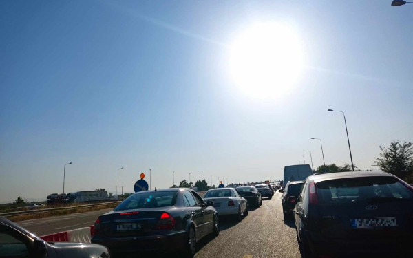 Καραμπόλα στην Θεσσαλονίκης - Μουδανίων - Με καθυστερήσεις η επιστροφή από την Χαλκιδική