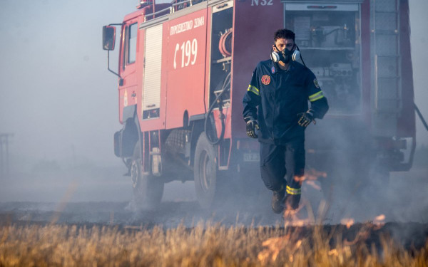Πυρκαγιά σε σε υπαίθριο χώρο απορριμμάτων στο Καστελόριζο - Πυροσβεστικές δυνάμεις από την Ρόδο στο νησί