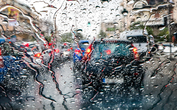 Καταιγίδα στα νότια προάστια της Αθήνας (βίντεο & φωτ.)