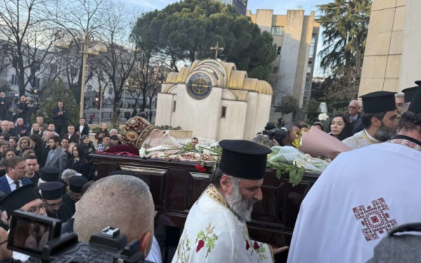 Στα Τίρανα την Πέμπτη ο Μητσοτάκης για την εξόδιο ακολουθία του μακαριστού Αρχιεπισκόπου Αναστάσιου