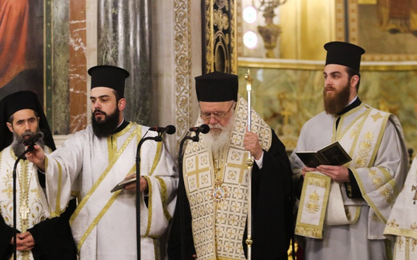 Ιερώνυμος: Η Παναγία λειτουργεί ως μια γέφυρα για να συνδέσουμε τα δικά μας βάσανα με τη χριστιανική ελπίδα