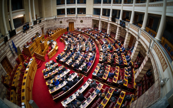 Βουλή: Ψηφίσθηκε και κατά την δεύτερη ανάγνωσή του ο νέος ΚΟΚ - Την Τρίτη για ψήφιση στην Ολομέλεια
