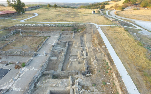 Η ακρόπολη της Αμφίπολης φέρνει στο φως σημαντικά ευρήματα