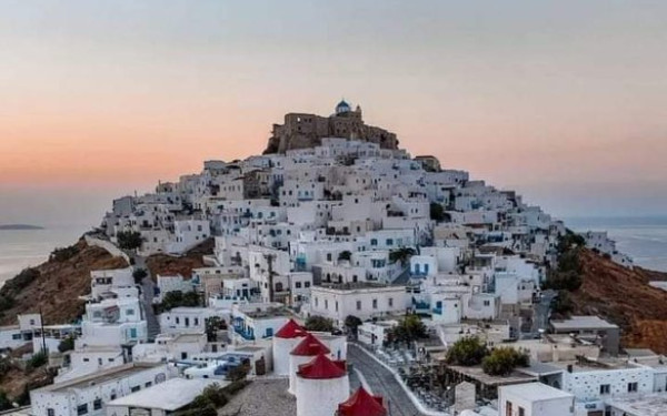 Αστυπάλαια: Στα «top 10» των κορυφαίων παραλιών των Βρετανικών Times η Μαλτεζάνα