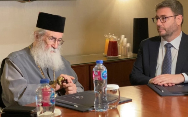 Ανδρουλάκης με τον Αρχιεπίσκοπο Σινά: Σεβασμός στη θρησκευτική ελευθερία και στο ιδιοκτησιακό καθεστώς της Μονής