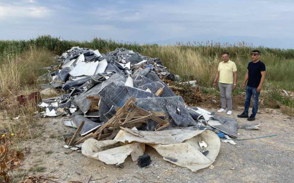 Κατερίνη: Φορτηγό εντοπίστηκε να απορρίπτει παράνομα απορρίμματα - Μήνυση από τον αντιδήμαρχο Καθαριότητας