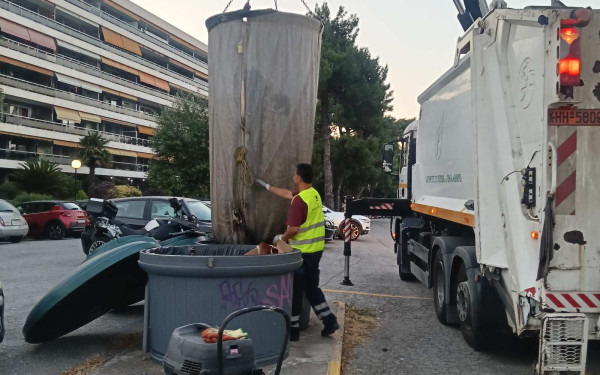 Δήμος Καλαμαριάς: Καθημερινός καθαρισμός και απολύμανση υπόγειων και πράσινων κάδων