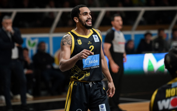 Μπάσκετ: Και ο Ελάιζα Μήτρου-Λονγκ επέστρεψε στον Άρη (βίντεο)