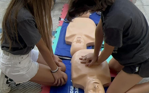 Δήμος Θέρμης: Σεμινάριο ΚΑΡΠΑ στα παιδιά του προγράμματος καλοκαιρινής Απασχόλησης