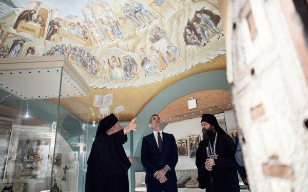 Ανοιχτές οι πληγές στο Άγιο Όρος από τους σεισμούς