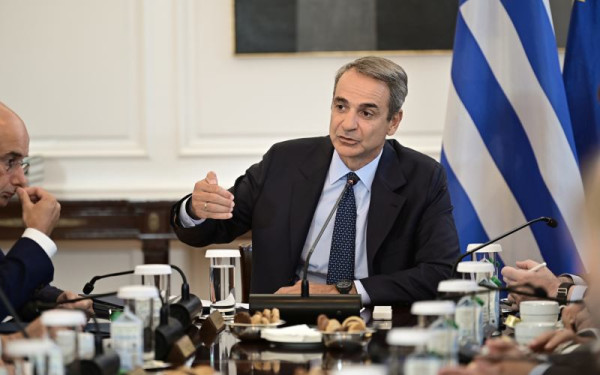 Μητσοτάκης από Υπουργικό: Θεμέλιο της κοινωνικής πολιτικής είναι η οικονομία - Μεταρρυθμίσεις στην Παιδεία, απλούστευση γραφειοκρατίας και νέα πρότυπα σχολεία για τη νέα χρονιά