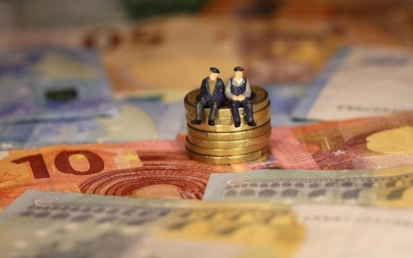 Πότε πληρώνονται οι συντάξεις του Αυγούστου - Δείτε αναλυτικά τις ημερομηνίες