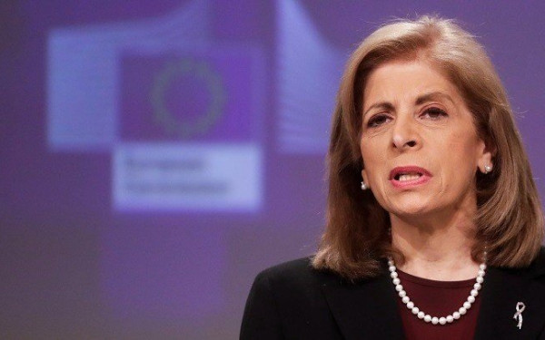 Ξυπνά... καθυστερημένα η Κομισιόν για τις ελλείψεις στα φάρμακα