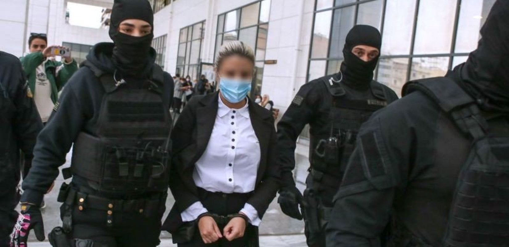 Επίθεση με βιτριόλι -απολογία: "Με περιέπαιζαν και η Ιωάννα και ο Νώντας, της έριξα βιτριόλι από ζήλια" 