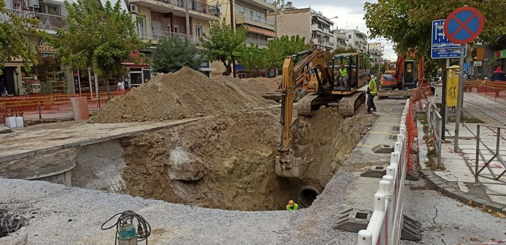 Θεσσαλονίκη: Αγώνας δρόμου να... κλείσει η τρύπα στην Εθνικής Αντιστάσεως