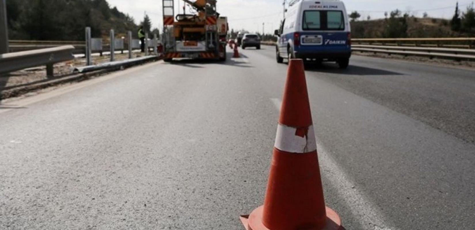 Εργασίες αντικατάστασης στηθαίων ασφαλείας στην Ε.Ο. Θεσσαλονίκης-Νέων Μουδανιών