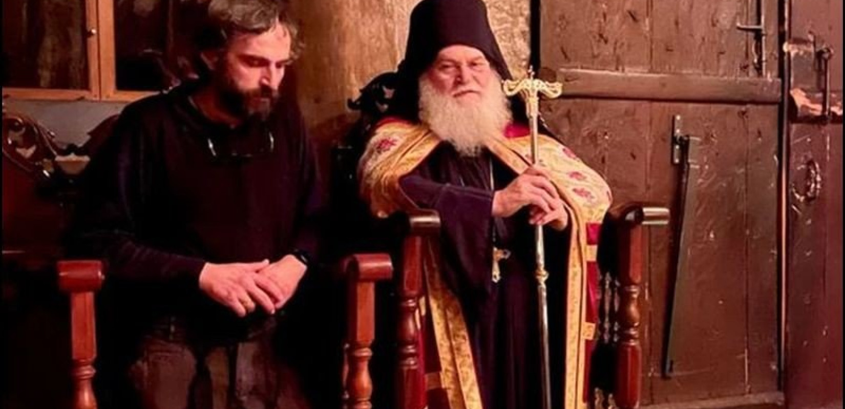 Ο Άρης Σερβετάλης στο Άγιο Όρος μετά την αποχώρησή του από τον «Ρινόκερο» (Φωτ.)