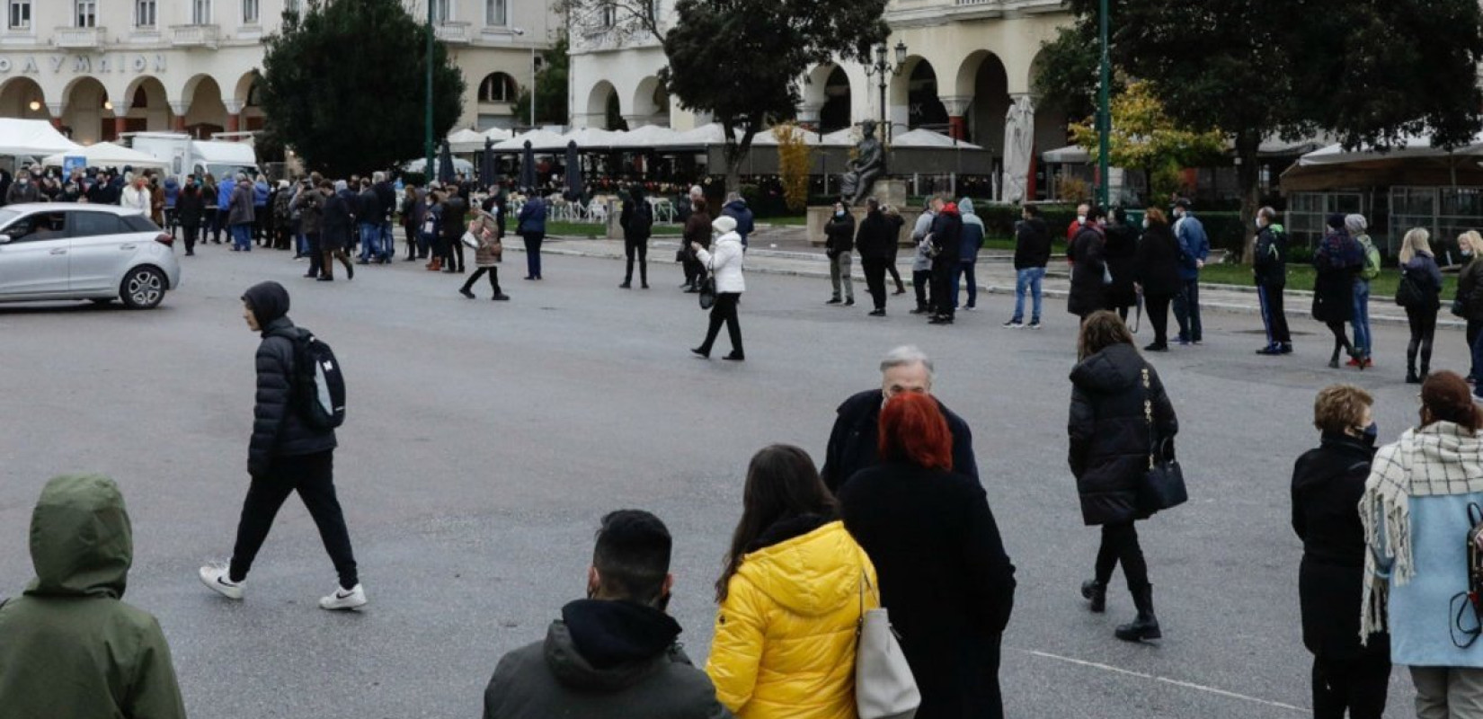 Η σαρωτική επέλαση της Όμικρον φέρνει άμεσα νέα μέτρα – Τι θα γίνει από Δευτέρα στα σχολεία