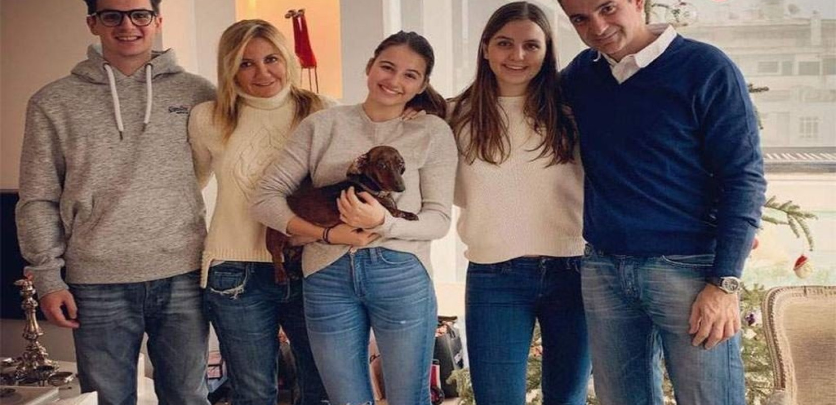  Τα.. διαδικτυακά χρόνια πολλά της οικογένειας Κυριάκου Μητσοτάκη