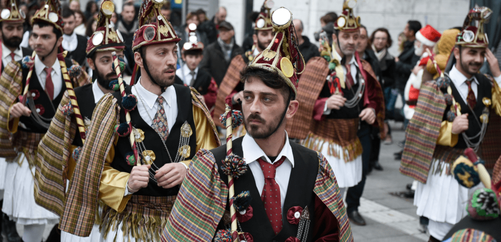 Έρχονται οι Μωμόγεροι!