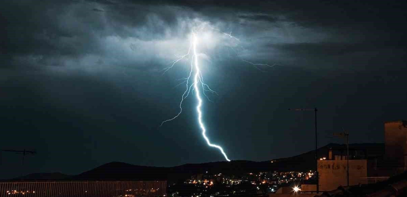 Αλλάζει ο καιρός από το απόγευμα με καταιγίδες, κεραυνούς και χαλάζι - Τι προβλέπεται για τη Θεσσαλονίκη