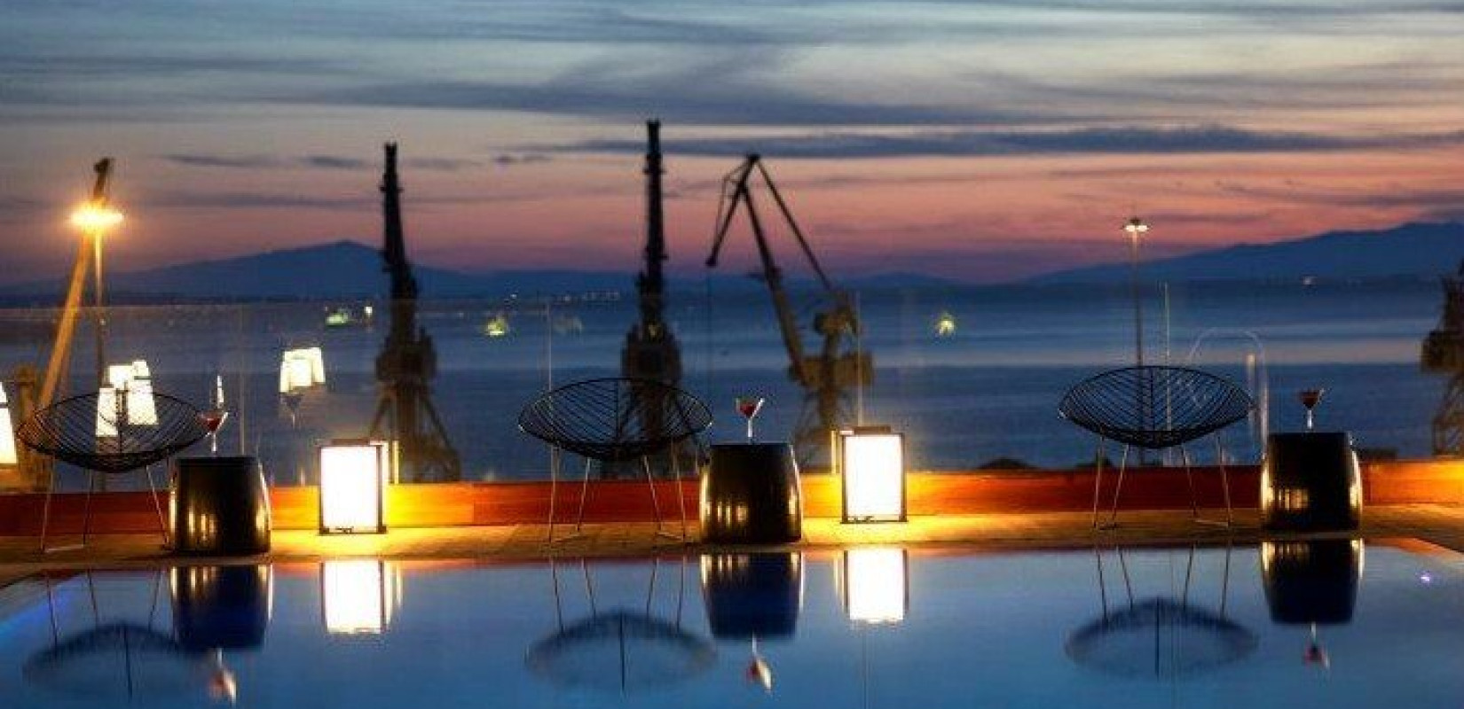 Sky Bar: Η πιο στιλάτη καλοκαιρινή επιλογή για κάθε ώρα της μέρας