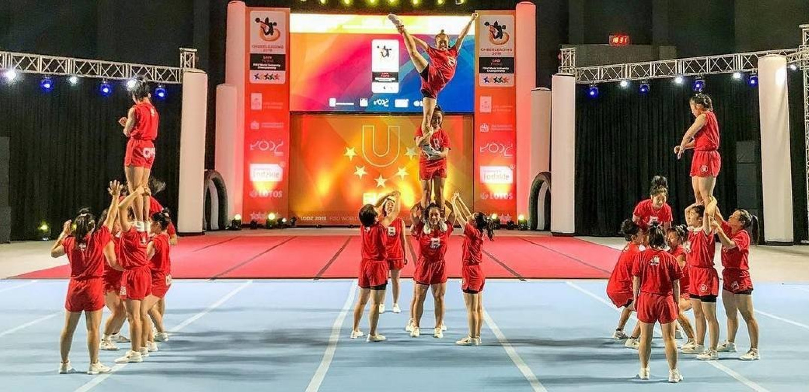 Σε ρυθμούς cheerleading χορεύει η Ελλάδα