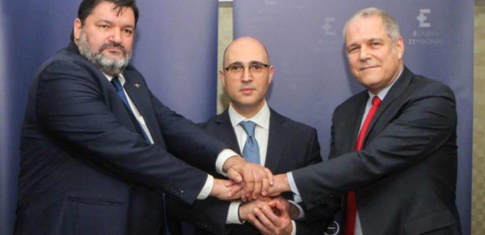 «Σφάζονται στην ποδιά» της Λατινοπούλου...