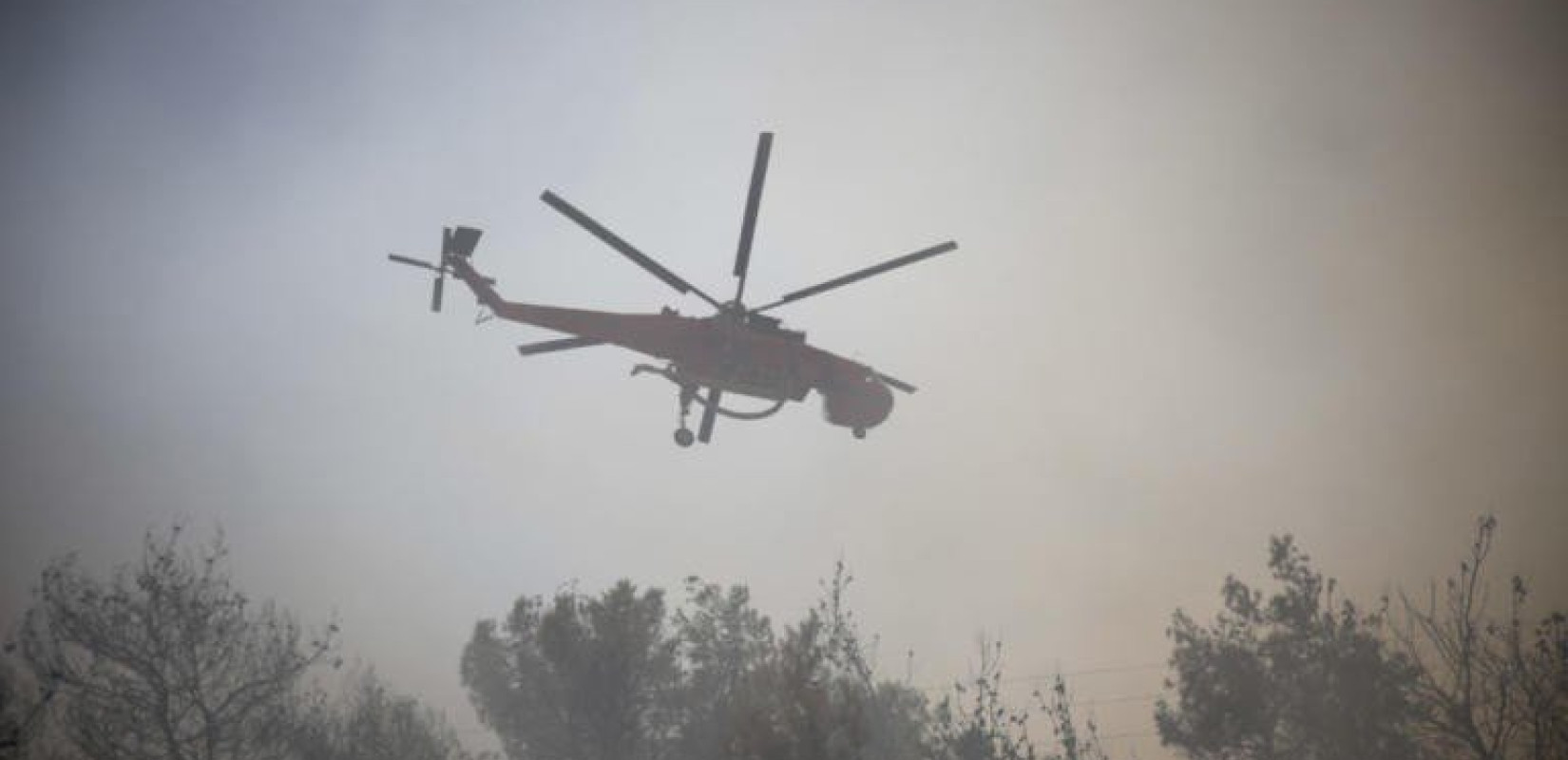 Φωτιά στην περιοχή ΤΙΤΑΝ Ελευσίνας - Eπιχειρούν δύο ελικόπτερα